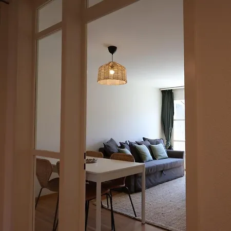 Lejlighed Bright & Practical 2br Near Center *