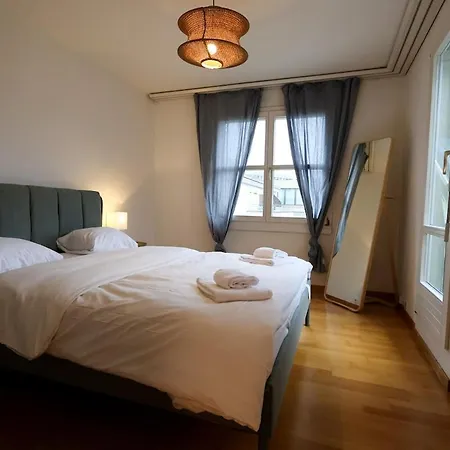 Bright & Practical 2br Near Center Appartamento
